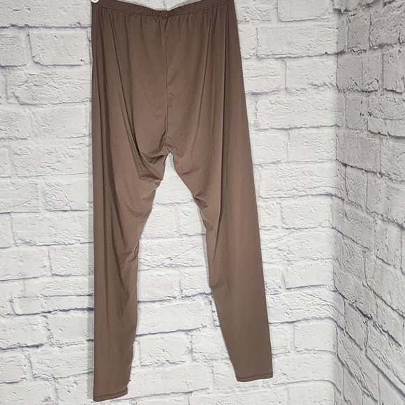 SKIMS Fits Everybody Leggings in Umber/ MEDIUM/NWT - Picture 3 of 9